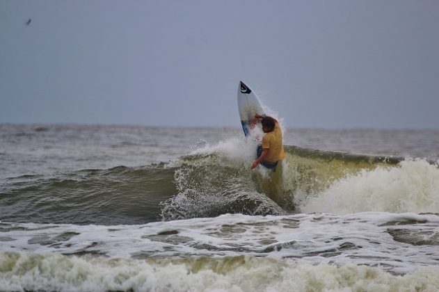 Daniel Templar (RJ) primeira etapa CBSurf Tour, Praia de Atalaia, Salinópolis (PA). Foto: Denys Sarmanho.