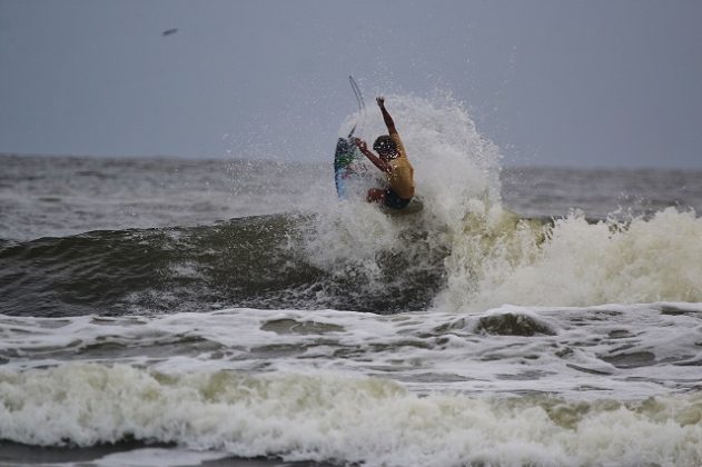 Daniel Templar (RJ) primeira etapa CBSurf Tour, Praia de Atalaia, Salinópolis (PA). Foto: Denys Sarmanho.