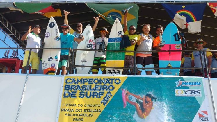 Pódio Open primeira etapa CBSurf Tour, Praia de Atalaia, Salinópolis (PA). Foto: Guto Delgado.