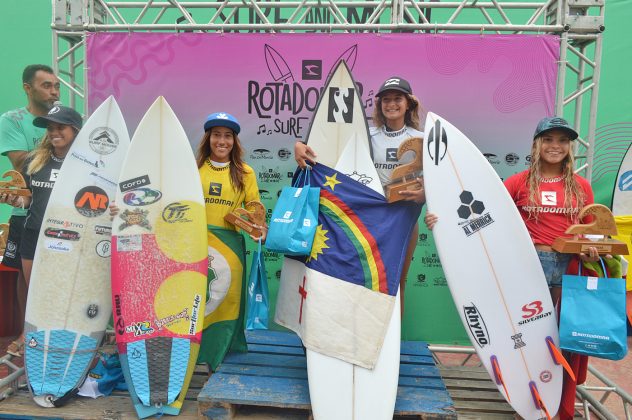 Pódio Feminino Sub 18, CBSurf Tour 2017, Maracaípe, Ipojuca (PE). Foto: Inailson Gomes.