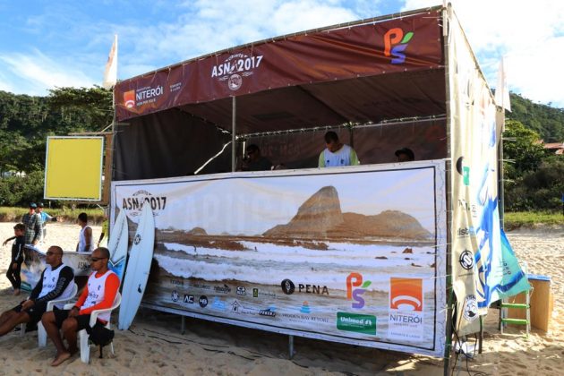  primeira etapa do Circuito AS, praia de Itacoatiara (RJ). Foto: Dunbar.