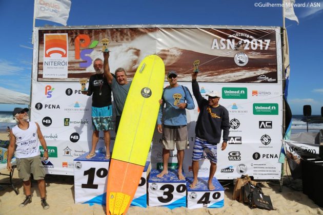 Pódio Legend primeira etapa do Circuito AS, praia de Itacoatiara (RJ). Foto: Dunbar.