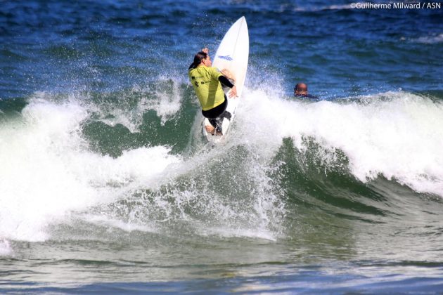 Guilherme Kattenbach primeira etapa do Circuito AS, praia de Itacoatiara (RJ). Foto: Dunbar.