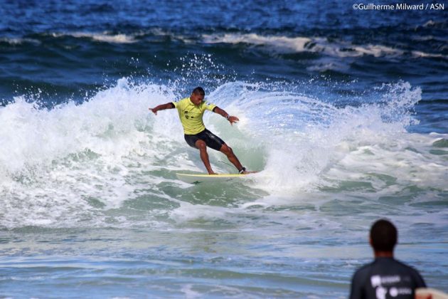 Kedian Zamora primeira etapa do Circuito AS, praia de Itacoatiara (RJ). Foto: Dunbar.