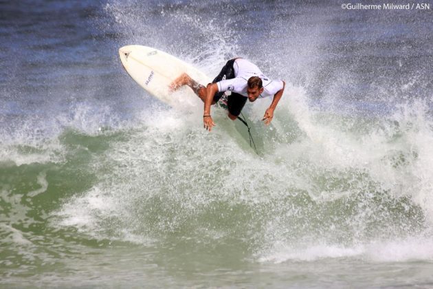 Marcelo Ribeiro primeira etapa do Circuito AS, praia de Itacoatiara (RJ). Foto: Dunbar.