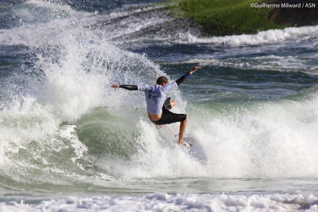 Zuriel Ivan primeira etapa do Circuito AS, praia de Itacoatiara (RJ). Foto: Dunbar.