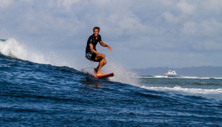 Jean da Silva, Lances Right, Mentawai. Foto: Kinza | Chama Filmes.