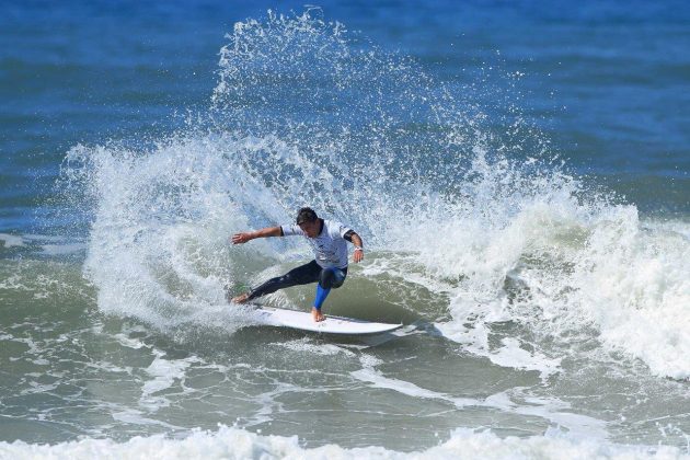 Peterson Crisanto Segunda etapa do Maresia Paulista de Surf Profissional, Praia Grande, Ubatuba. Foto: Munir El Hage.