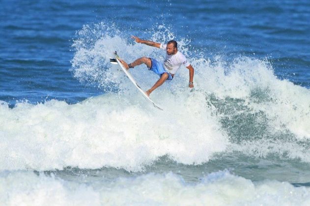 Geovani Ferreira segunda etapa do Maresia Paulista de Surf Profissional, Praia Grande, Ubatuba. Foto: Munir El Hage.