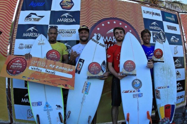 Pódio Pro segunda etapa do Maresia Paulista de Surf Profissional, Praia Grande, Ubatuba. Foto: Munir El Hage.