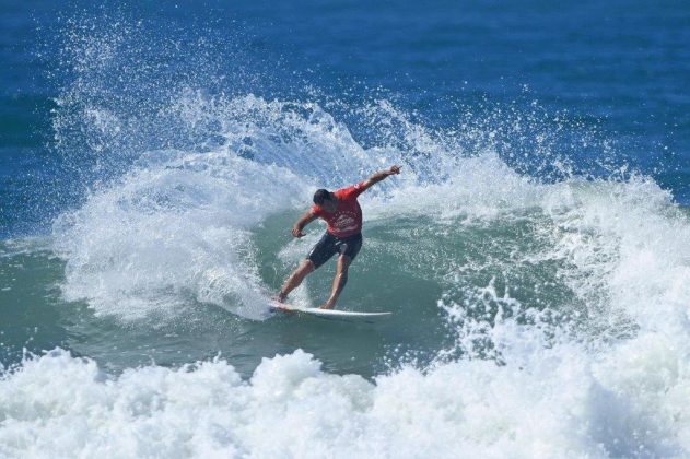 Leandro Bastos segunda etapa do Maresia Paulista de Surf Profissional, Praia Grande, Ubatuba. Foto: Munir El Hage.