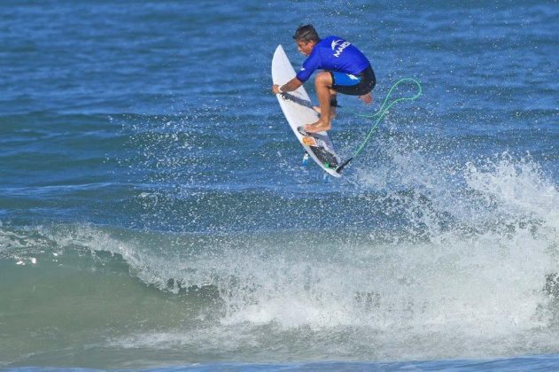 Peterson Crisanto segunda etapa do Maresia Paulista de Surf Profissional, Praia Grande, Ubatuba. Foto: Munir El Hage.