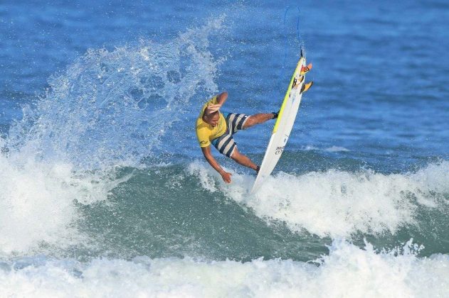 Weslley Dantas segunda etapa do Maresia Paulista de Surf Profissional, Praia Grande, Ubatuba. Foto: Munir El Hage.