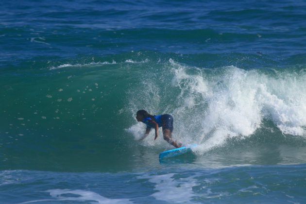 Camylli Oliveira, Maresias, São Sebastião (SP). Foto: Aleko Stergiou.