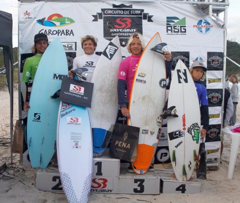 Pódio Iniciantes, Silverbay Garopabense 2017, praia da Ferrugem, Garopaba (SC). Foto: Basílio Ruy.