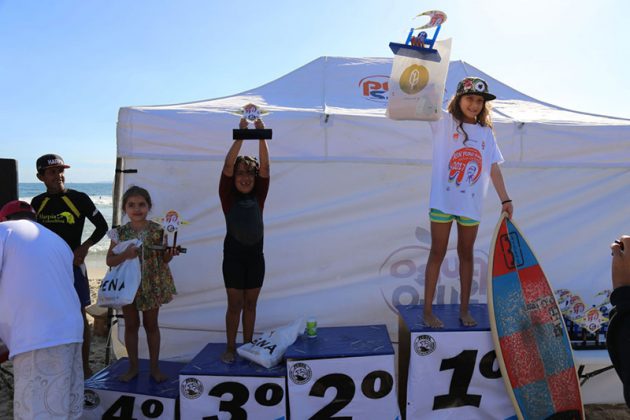 Pódio Escolinha Feminino, Circuito ASN 2017, Canal de Itaipu, Niterói (RJ). Foto: Guilherme Milward.