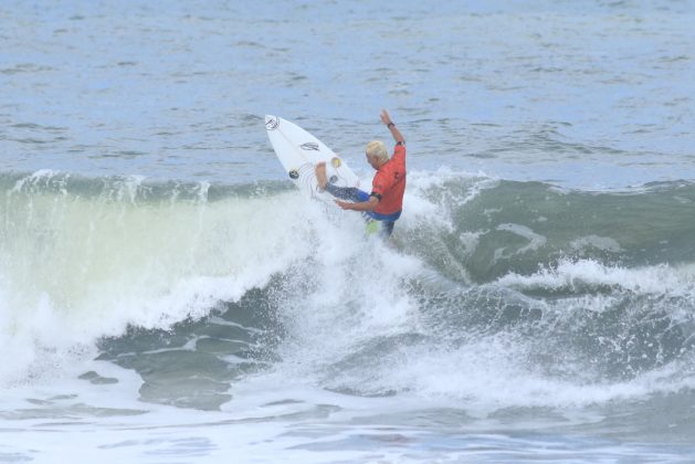 Alax Soares, Rip Curl Guarujá Open 2017, Praia do Guaiúba. Foto: Silvia Winik.