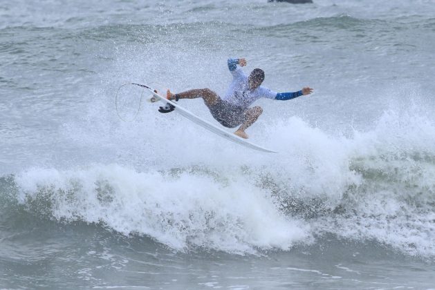 Edgard Groggia, Rip Curl Guarujá Open 2017, Praia do Guaiúba. Foto: Silvia Winik.