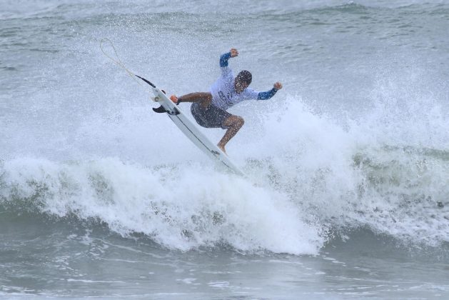 Edgard Groggia, Rip Curl Guarujá Open 2017, Praia do Guaiúba. Foto: Silvia Winik.