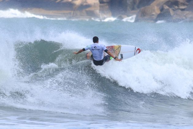 Gabriel André, Rip Curl Guarujá Open 2017, Praia do Guaiúba. Foto: Silvia Winik.