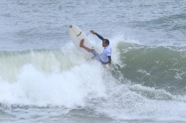 Gilmar Silva, Rip Curl Guarujá Open 2017, Praia do Guaiúba. Foto: Silvia Winik.