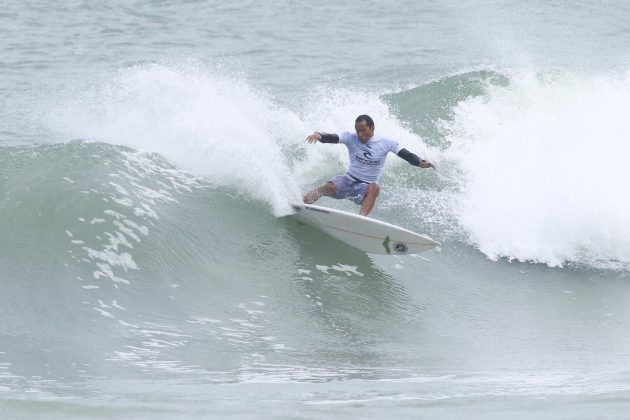 Gilmar Silva, Rip Curl Guarujá Open 2017, Praia do Guaiúba. Foto: Silvia Winik.