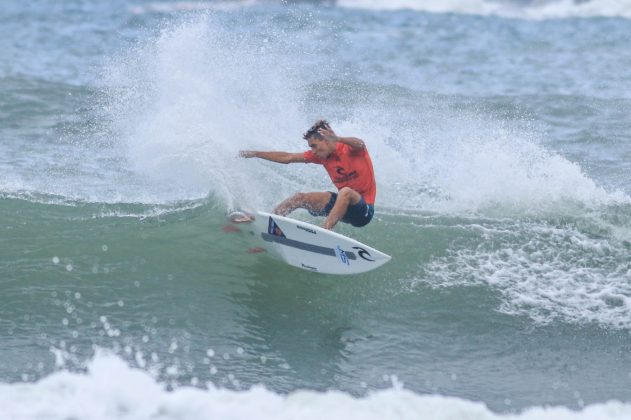 Giovani Pontes, Rip Curl Guarujá Open 2017, Praia do Guaiúba. Foto: Silvia Winik.