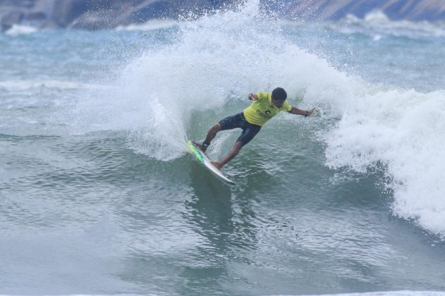 Gustavo Ribeiro, Rip Curl Guarujá Open 2017, Praia do Guaiúba. Foto: Silvia Winik.