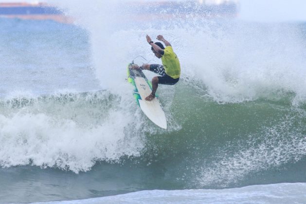 Gustavo Ribeiro, Rip Curl Guarujá Open 2017, Praia do Guaiúba. Foto: Silvia Winik.