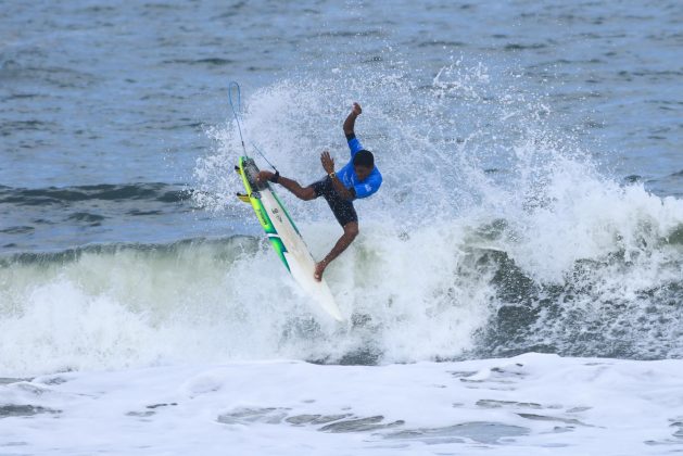 Gustavo Ribeiro, Rip Curl Guarujá Open 2017, Praia do Guaiúba. Foto: Silvia Winik.