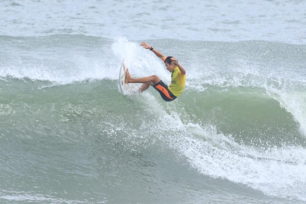 Luan Hanada, Rip Curl Guarujá Open 2017, Praia do Guaiúba. Foto: Silvia Winik.