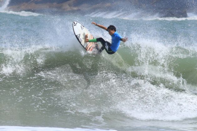 Renan Hanada, Rip Curl Guarujá Open 2017, Praia do Guaiúba. Foto: Silvia Winik.