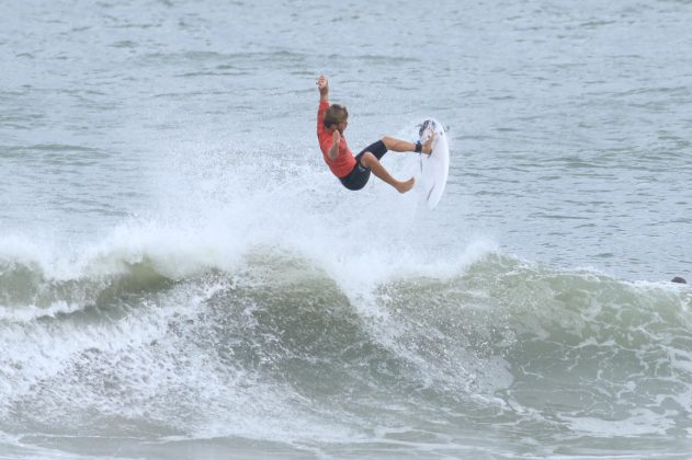 Vitor Mendes, Rip Curl Guarujá Open 2017, Praia do Guaiúba. Foto: Silvia Winik.