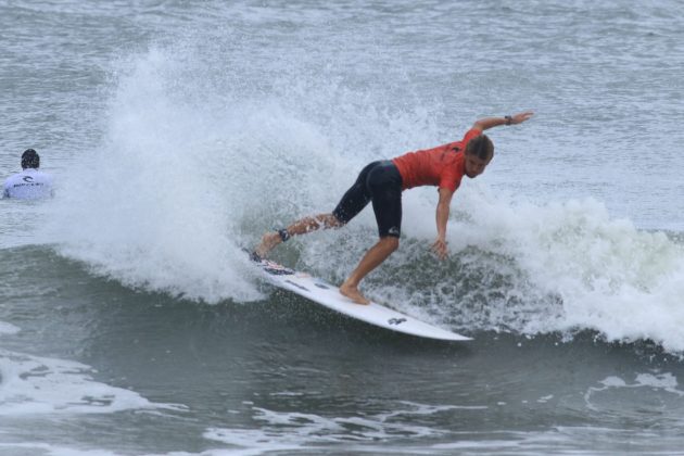 Vitor Mendes, Rip Curl Guarujá Open 2017, Praia do Guaiúba. Foto: Silvia Winik.