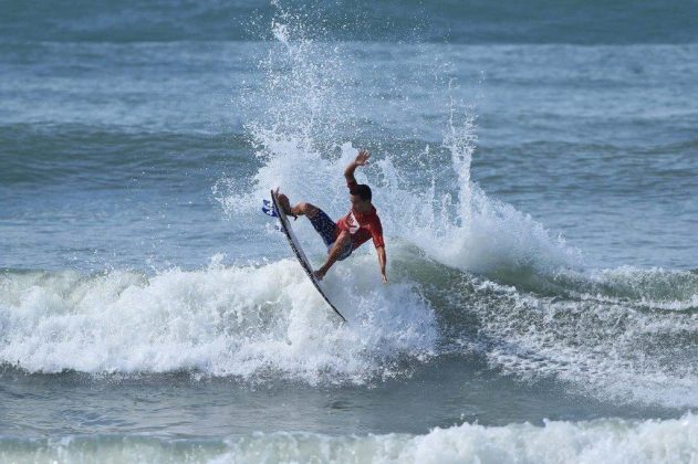 Matheus Gomes, Hang Loose Surf Attack 2017, Praia Grande, Ubatuba (SP). Foto: Munir El Hage.