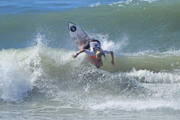 Yan Sondhal, Hang Loose Surf Attack 2017, Praia Grande, Ubatuba (SP). Foto: Munir El Hage.