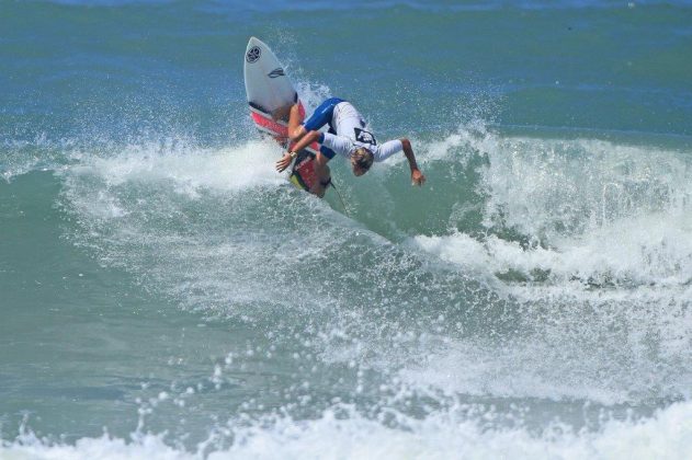 Junior Siqueira, Nossolar Hang Loose Surf Attack 2017, Praia Grande, Ubatuba (SP). Foto: Munir El Hage.