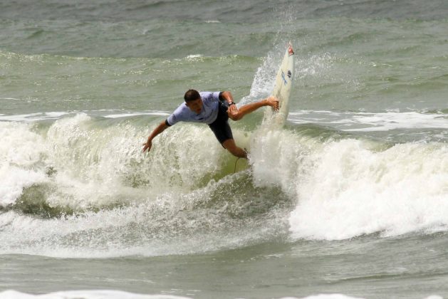 Eduardo Barrionuevo, Rip Curl Guarujá Open 2017, praia das Astúrias. Foto: Silvia Winik.