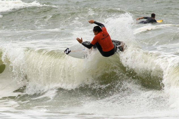 eduardEduardo Motta,o_mota, Rip Curl Guarujá Open 2017, praia das Astúrias. Foto: Silvia Winik.