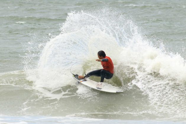 Eduardo Motta, Rip Curl Guarujá Open 2017, praia das Astúrias. Foto: Silvia Winik.