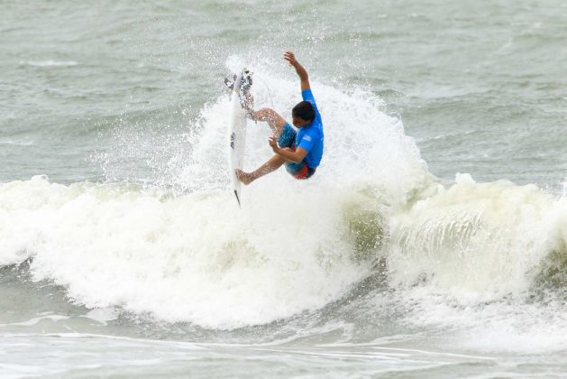 Eduardo Motta, Rip Curl Guarujá Open 2017, praia das Astúrias. Foto: Silvia Winik.