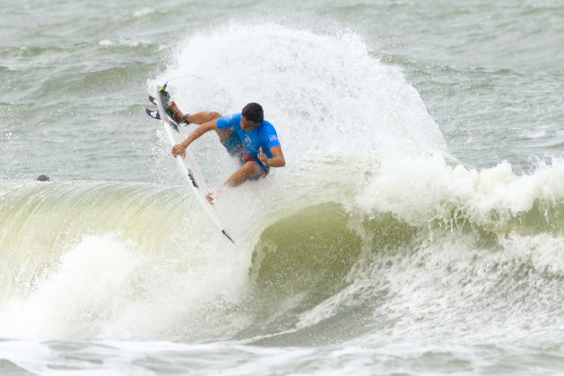 Eduardo Motta, Rip Curl Guarujá Open 2017, praia das Astúrias. Foto: Silvia Winik.