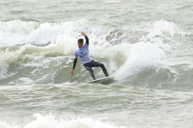 Gabriel Nieba, Rip Curl Guarujá Open 2017, praia das Astúrias. Foto: Silvia Winik.