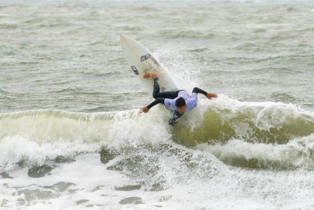 Gabriel Nieba, Rip Curl Guarujá Open 2017, praia das Astúrias. Foto: Silvia Winik.