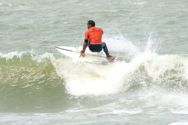 Gilmar Silva, Rip Curl Guarujá Open 2017, praia das Astúrias. Foto: Silvia Winik.