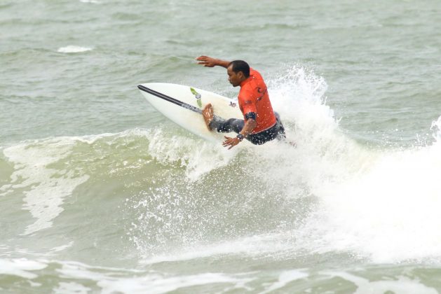 Gilmar Silva, Rip Curl Guarujá Open 2017, praia das Astúrias. Foto: Silvia Winik.