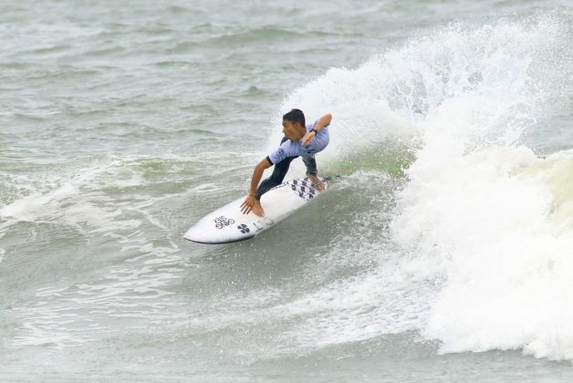 Guilherme Silva, Rip Curl Guarujá Open 2017, praia das Astúrias. Foto: Silvia Winik.