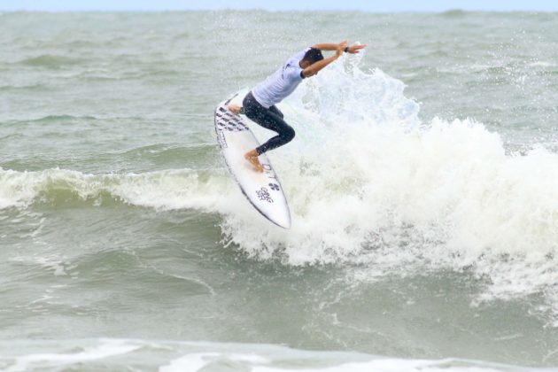 Guilherme Silva, Rip Curl Guarujá Open 2017, praia das Astúrias. Foto: Silvia Winik.