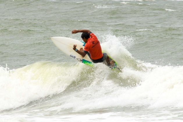 Gustavo Ribeiro, Rip Curl Guarujá Open 2017, praia das Astúrias. Foto: Silvia Winik.