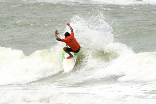 Gustavo Ribeiro, Rip Curl Guarujá Open 2017, praia das Astúrias. Foto: Silvia Winik.